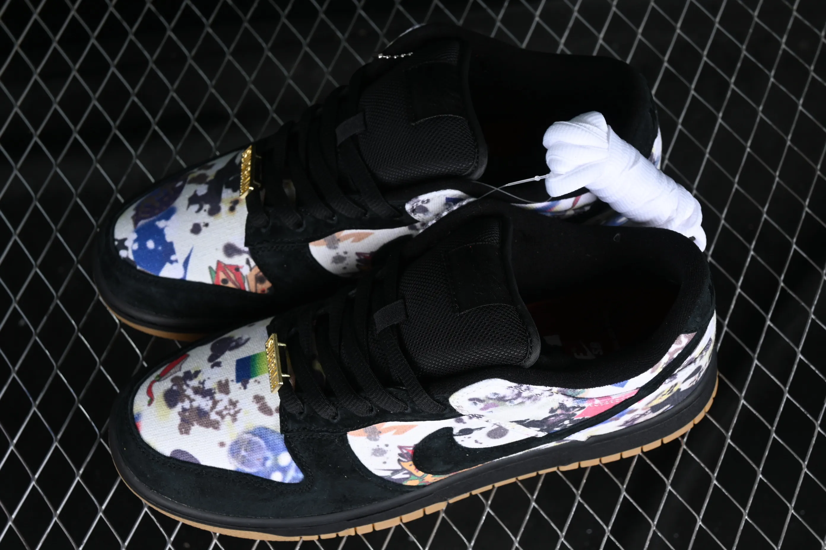All Categories Nk SB Dunk Series Nk SB Dunk Low Low-top sneakers Supreme x Nk SB Dunk Low "Rammellzee" joint model SB low-top sports and leisure sneakers FD8778-001